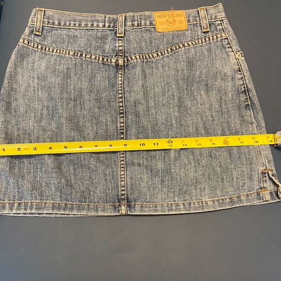 Roxy jeans skirt. Size. 5 women. - Picture 8 of 9